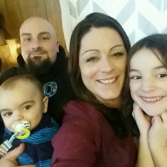 Meet your Posher, Laurie - Picture 3 of 8